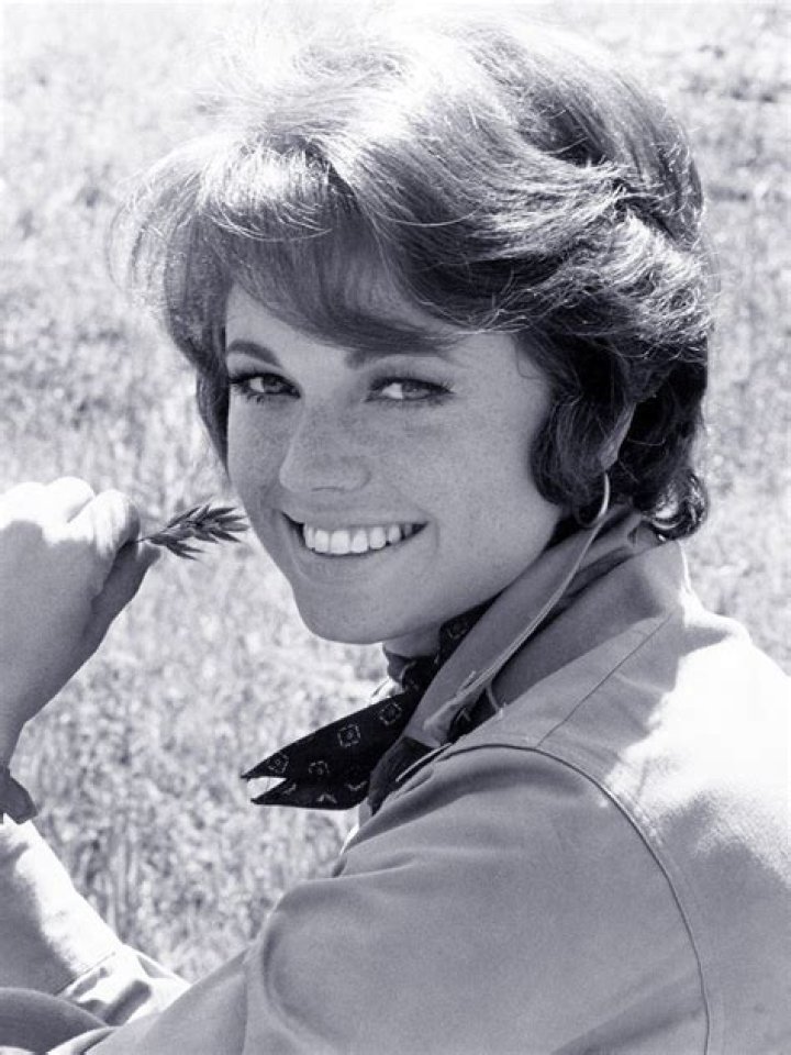 Jo Ann Pflug Biography - Facts, Childhood, Family Life & Achievements