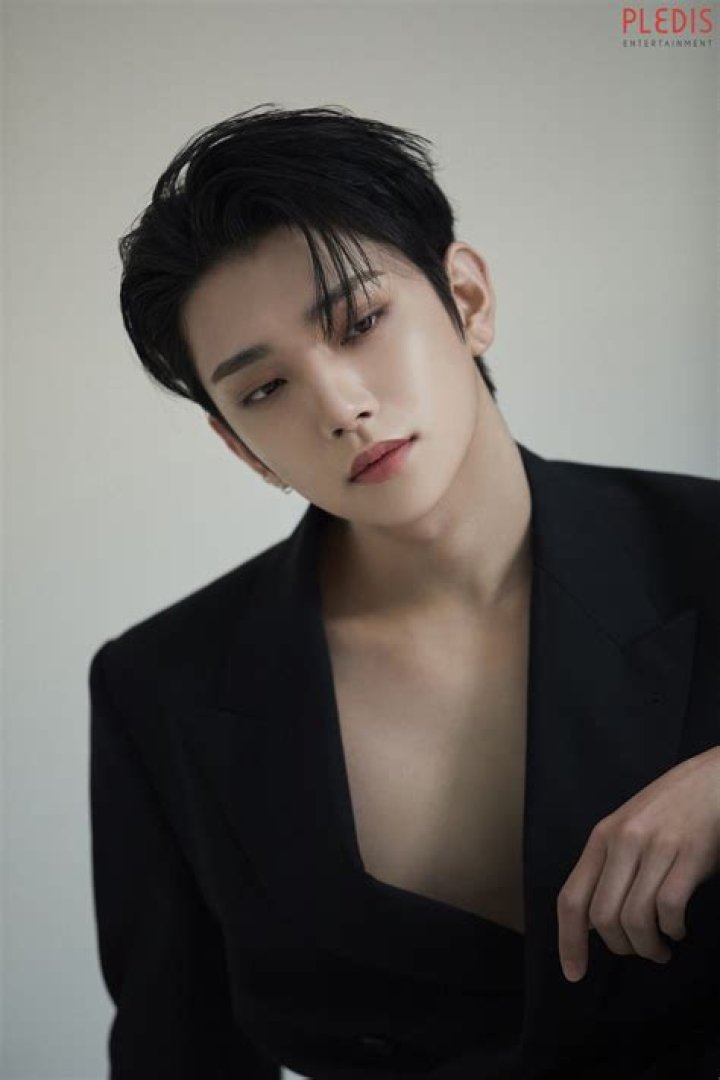 Joshua Hong Biography – Facts, Childhood, Family Life of S Korean Singer, Dancer