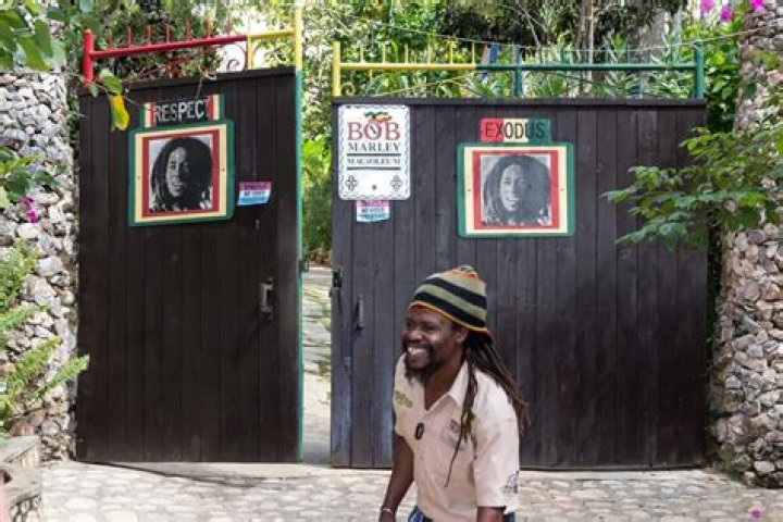 Julian Marley house: Where does Julian Marley live?