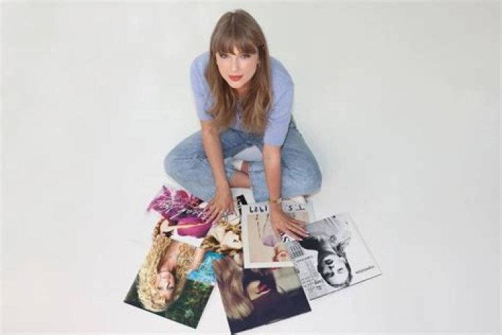 Kanye West Promises He’s Going To Make Sure Taylor Swift Gets The Rights To Her Albums Back From ‘Close Family Friend’ Scooter Braun!