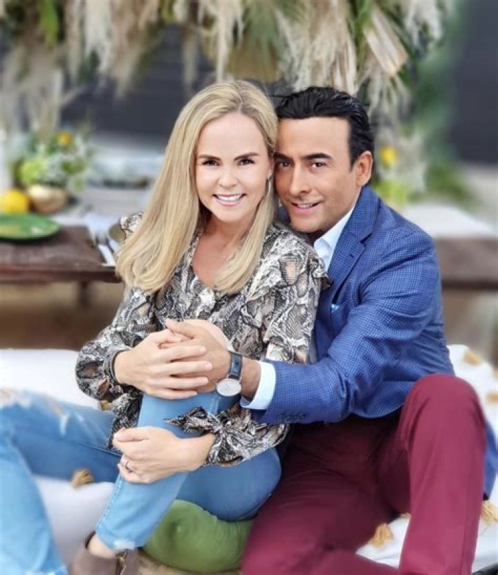 Karla de la Mora Edad: Adal Ramones Esposa Wikipedia Bio & Instagram