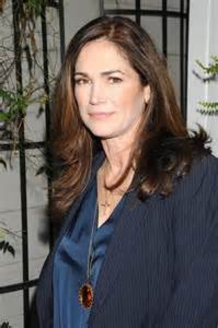 Kim Delaney Biography - Facts, Childhood, Family Life & Achievements