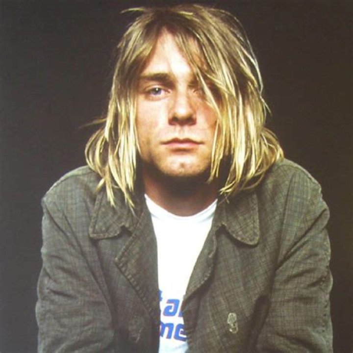 Kurt Cobain Biography - Facts, Childhood, Family Life & Achievements