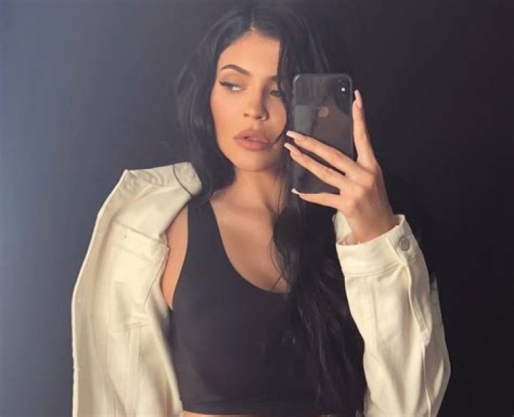 Kylie Jenner Has Family Worried Over Huge Weight Loss Ahead Of Rumored Travis Scott Engagement — Is She Competing With Skinny Kim Kardashian?