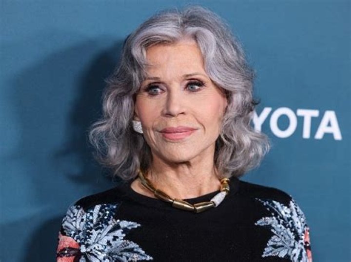 Jane Fonda Biography - Facts, Childhood, Family Life & Achievements