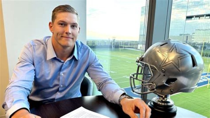 Leighton Vander Esch contract, salary and net worth explored