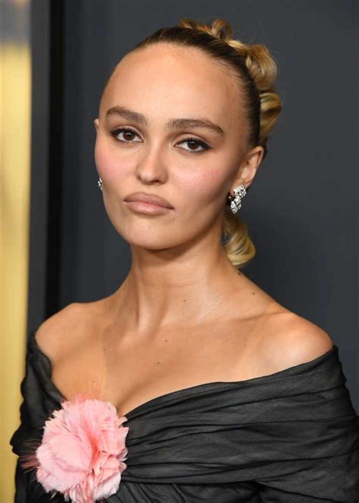 Lily-Rose Depp Biography - Facts, Childhood, Family Life & Achievements
