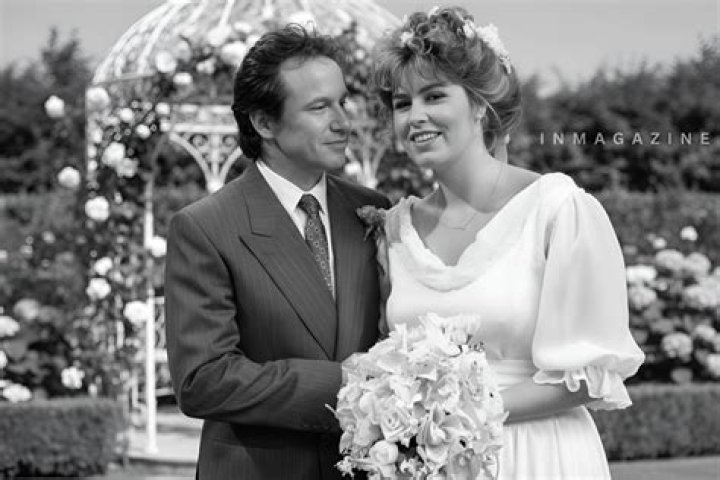 Liza Tarbuck Biography - Facts, Childhood, Family Life & Achievements