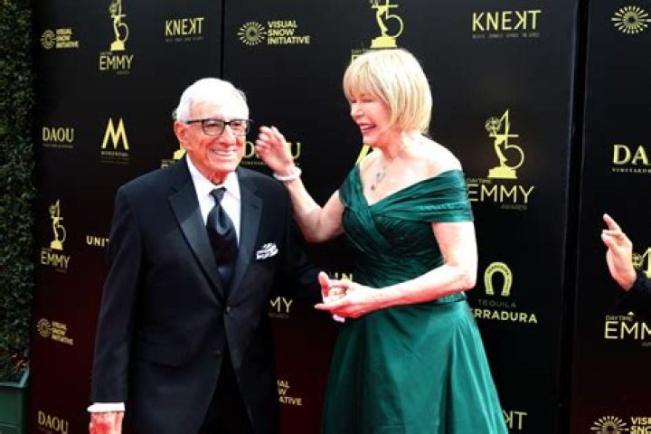 Loretta Swit: dating, net worth, tattoos, smoking & body measurements