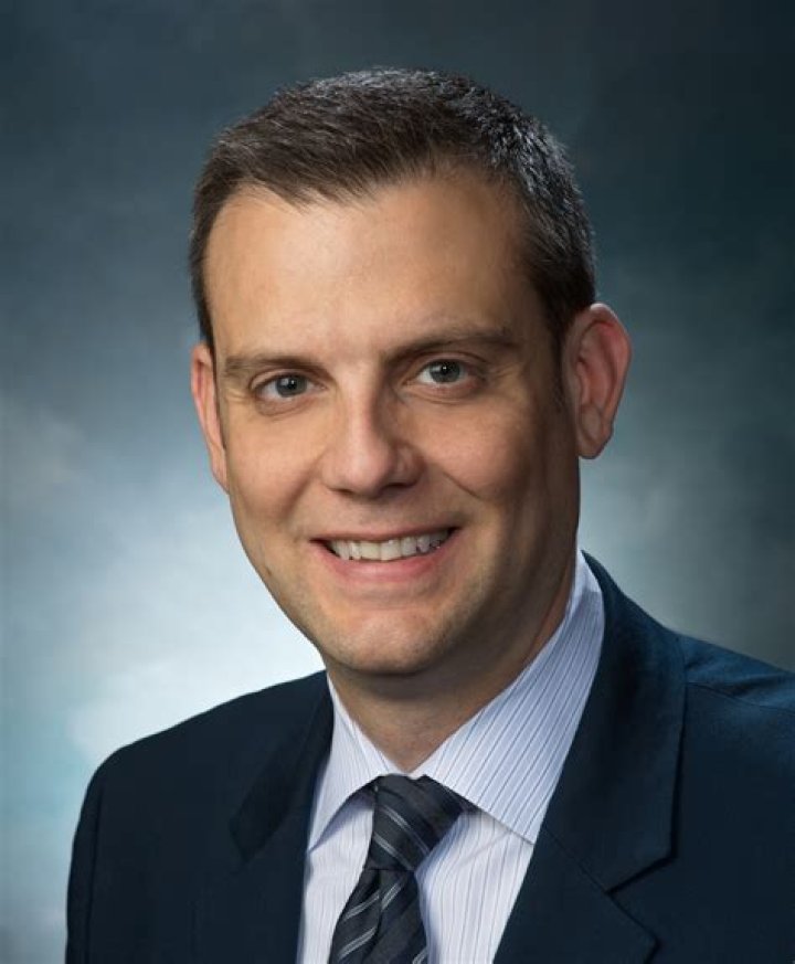 Dr. Lucio Pavone, MD – Naperville, IL