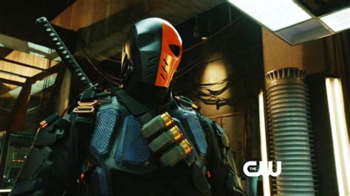 Manu Bennett Returns As Deathstroke In Arrow Season Finale Extended Promo