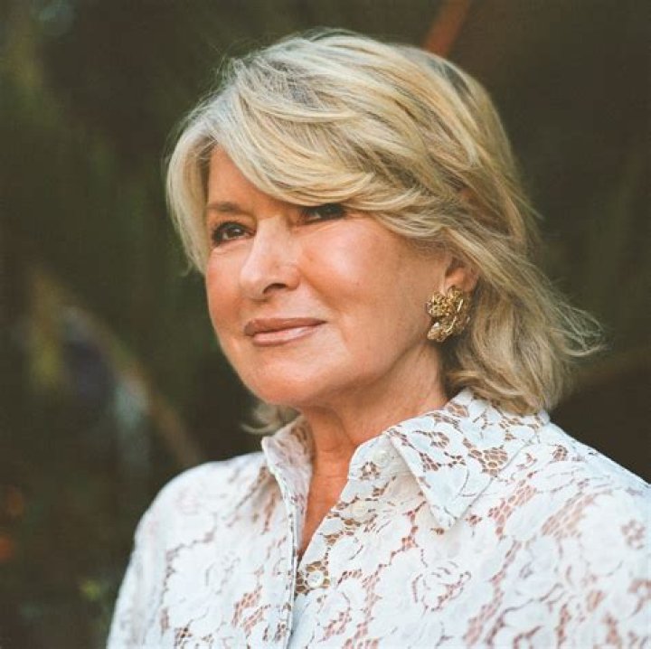 Martha Stewart Biography - Facts, Childhood, Family Life & Achievements