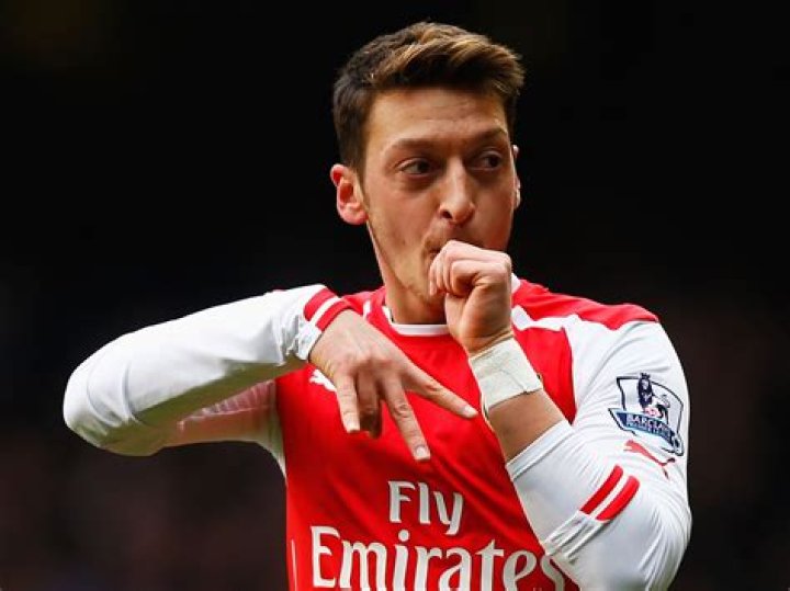 Mesut Ozil Biography - Facts, Childhood, Family Life & Achievements