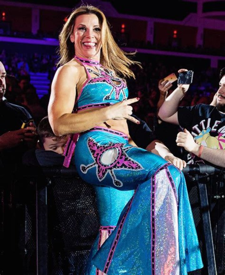Mickie James Height Weight Body Measurements Bra Size Shoe Age Ethnicity