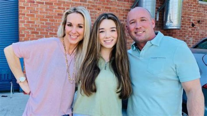 What does Justin Thomas's father do for a living?