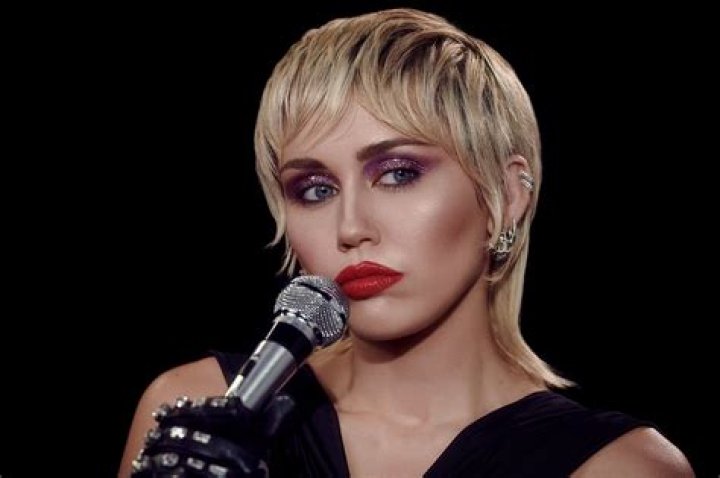 Miley Cyrus Prepared Like A ‘Madwoman’ For Her Super Bowl Performance – Details!