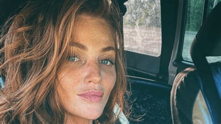 Model Cintia Dicker Shares Swimsuit Photo as “The Sun Is Back”