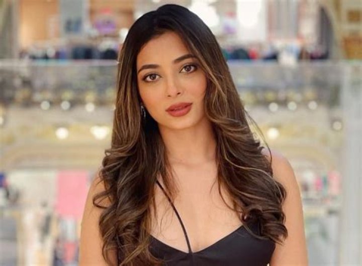 Afreen Alvi in Bathing Suit is "Breathing Ocean" — Celebwell