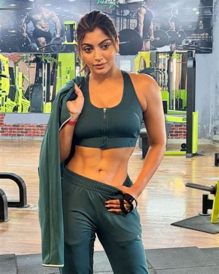 Akanksha Puri in Bathing Suit is "Sunkissed" — Celebwell