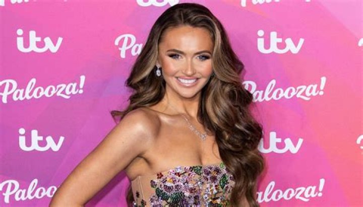 Charlotte Dawson in Bathing Suit Says "Dubai Suits Chazza" — Celebwell
