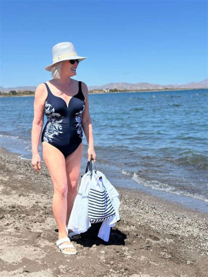 JoJo in Bathing Suit is "Absolutely Gorgeous" — Celebwell