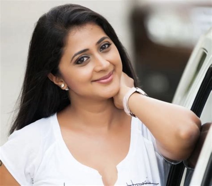 Kaniha in Bathing Suit Experiences "Peace Within" — Celebwell