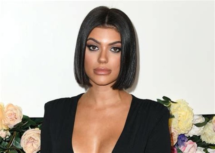 Kelsey Calemine in Bathing Suit is "So Hot" — Celebwell