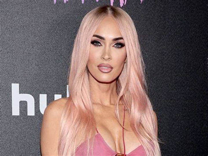 Megan Fox in Bathing Suit Poses With Machine Gun Kelly — Celebwell