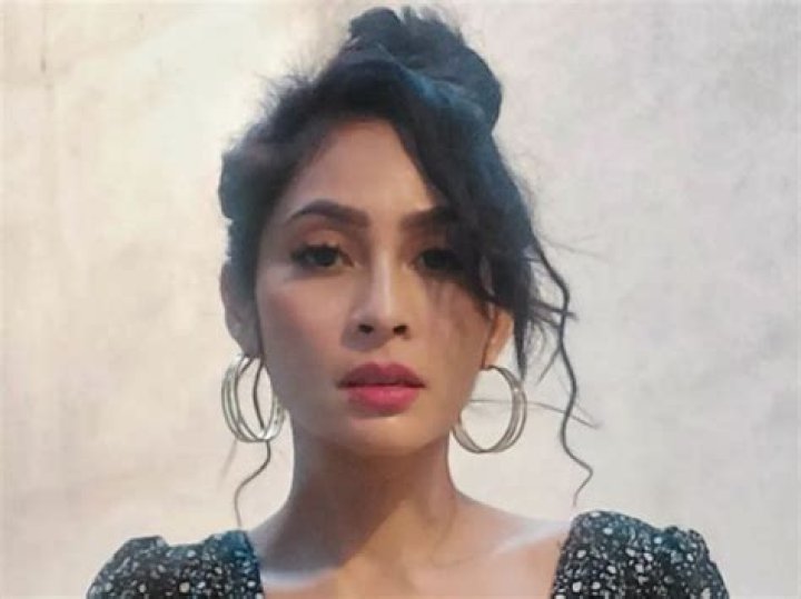 Sunanda Wong in Bathing Suit Shares "Last of the Lot" — Celebwell