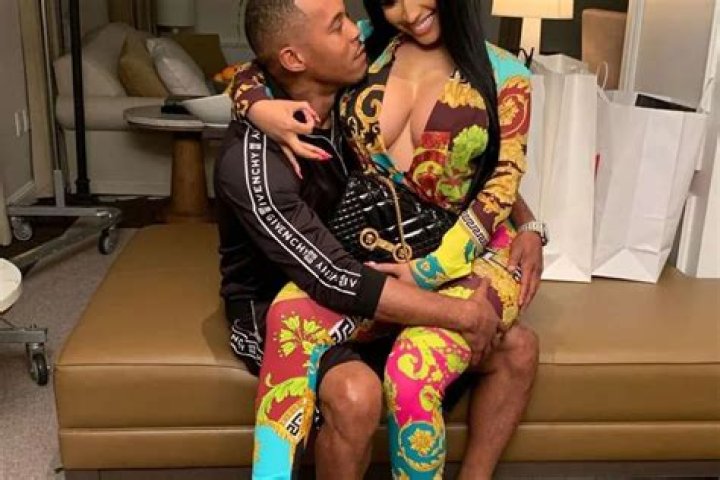 Nicki Minaj Films A Clip With Her BF Kenneth Petty And Fans Are Making Fun Of Him: ‘Safaree Would Never Look This Awkward’