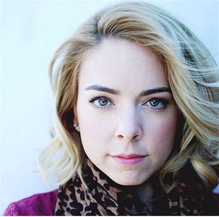 Nikki Phillippi Biography - Facts, Childhood, Family Life & Achievements