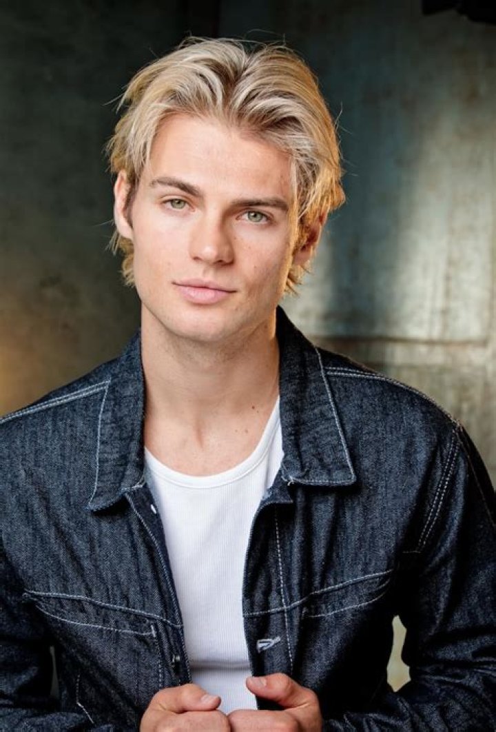 Noah Lalonde Wiki, Age, Girlfriend, Parents, Height & More