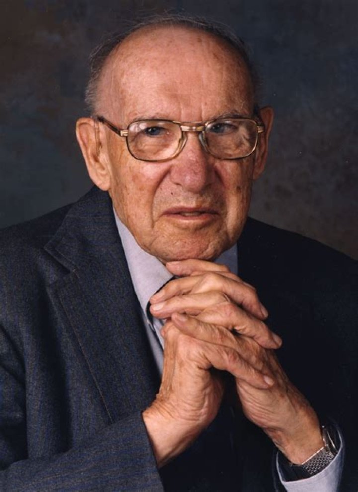 Peter Drucker Biography - Facts, Childhood, Family Life & Achievements