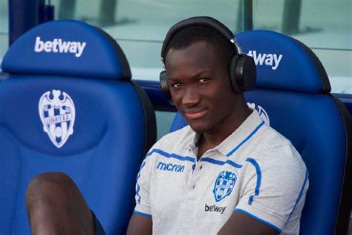Raphael Dwamena Biography, Age, Clubs, Stats, Wife, Children