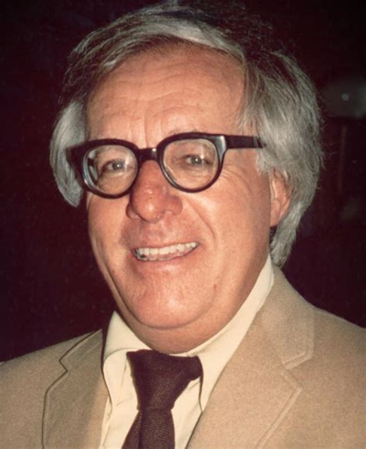 Ray Bradbury Biography - Facts, Childhood, Family Life & Achievements