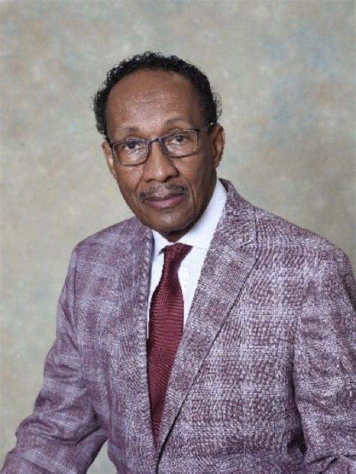 Dr. Robert Edwards, MD – Klamath Falls, OR