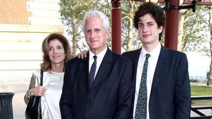 Robert Maillet parents: Who are his parents?