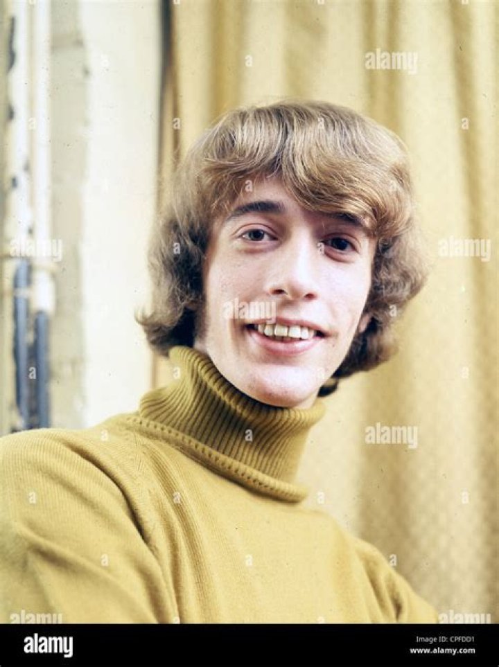 Robin Gibb Biography - Facts, Childhood, Family Life & Achievements
