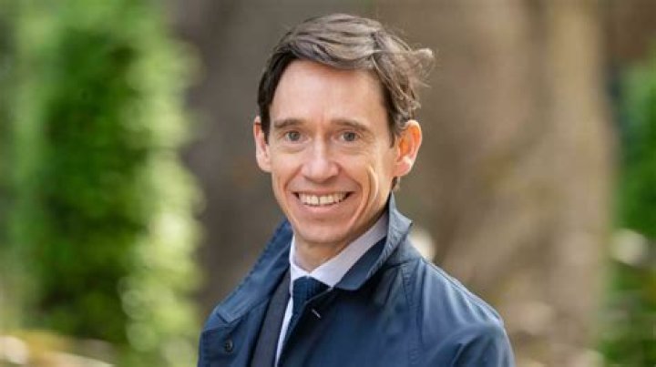 Rory Stewart Biography - Facts, Childhood, Family Life & Achievements
