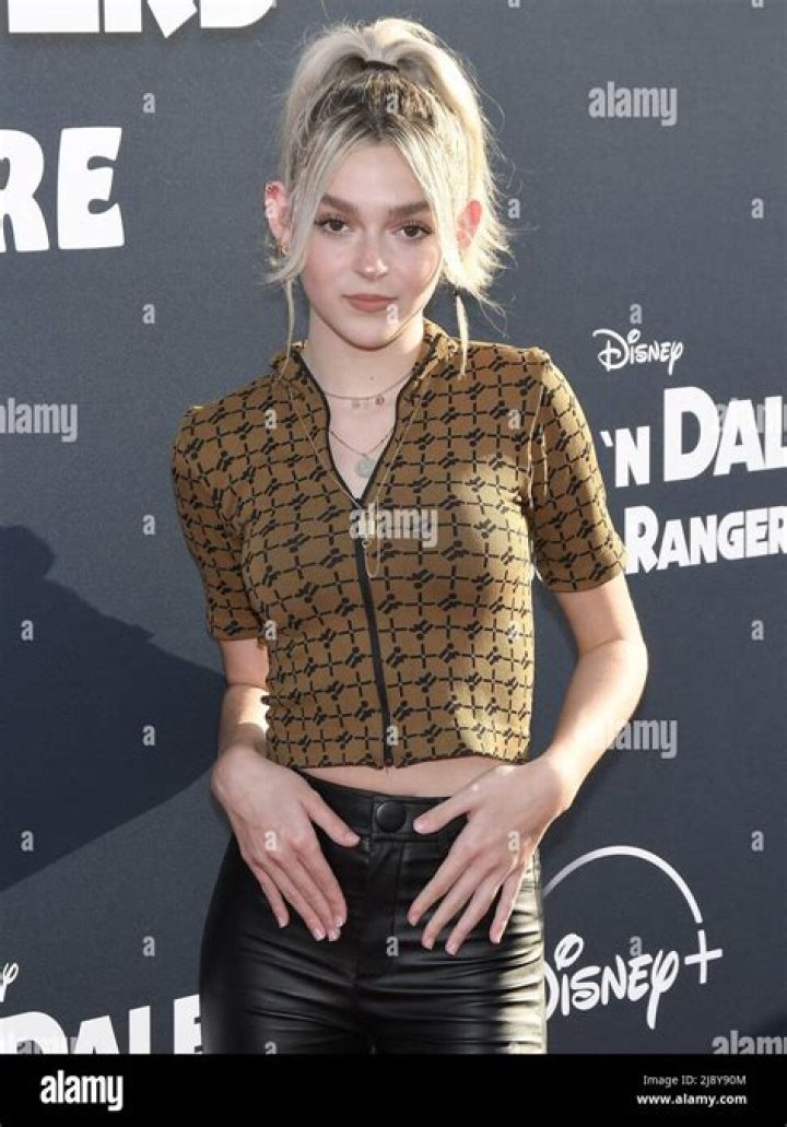 Sarah Dorothy Little Biography - Facts, Childhood, Family Life & Achievements