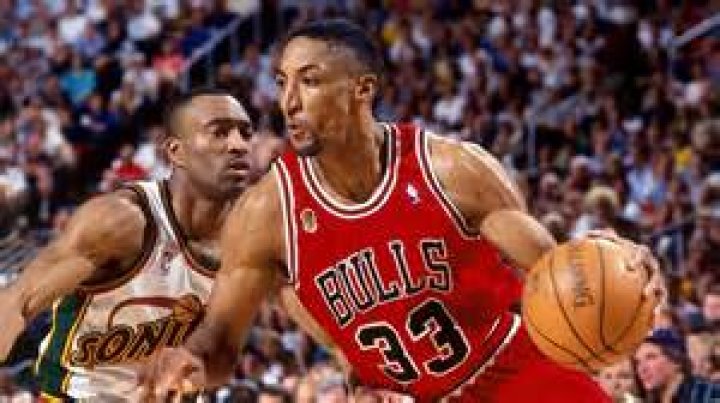 Scottie Pippen Biography - Facts, Childhood, Family Life & Achievements