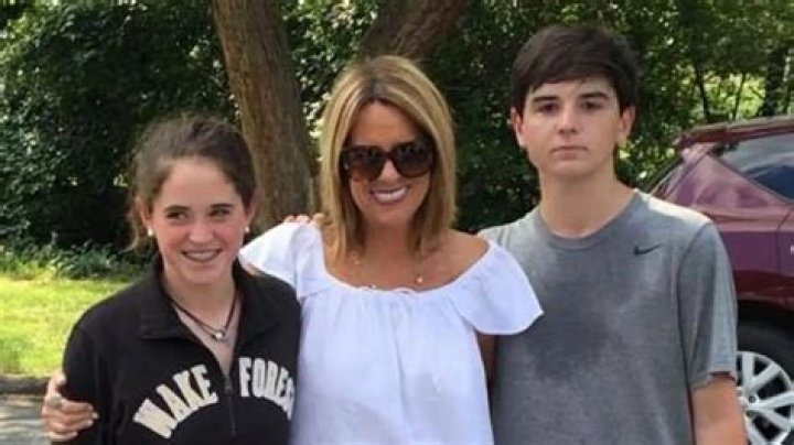 Sean Hannity family, wife, children, parents, siblings