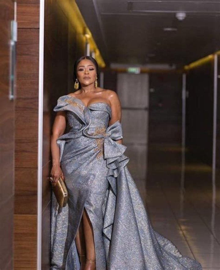 Shaffy Bello Biography – Age, Family, Movies & Pictures