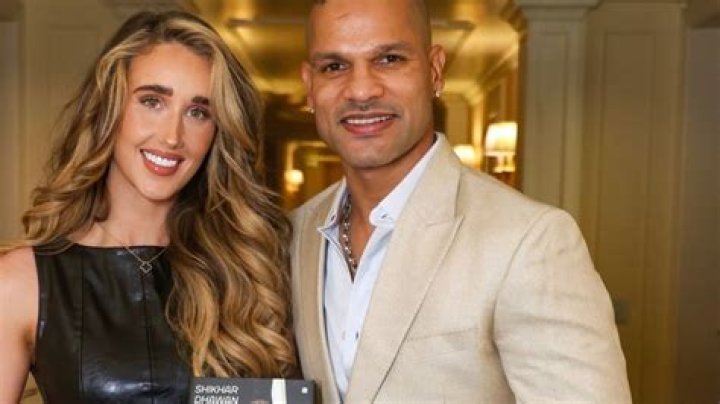 Shikhar Dhawan Biography - Facts, Childhood, Family Life & Achievements