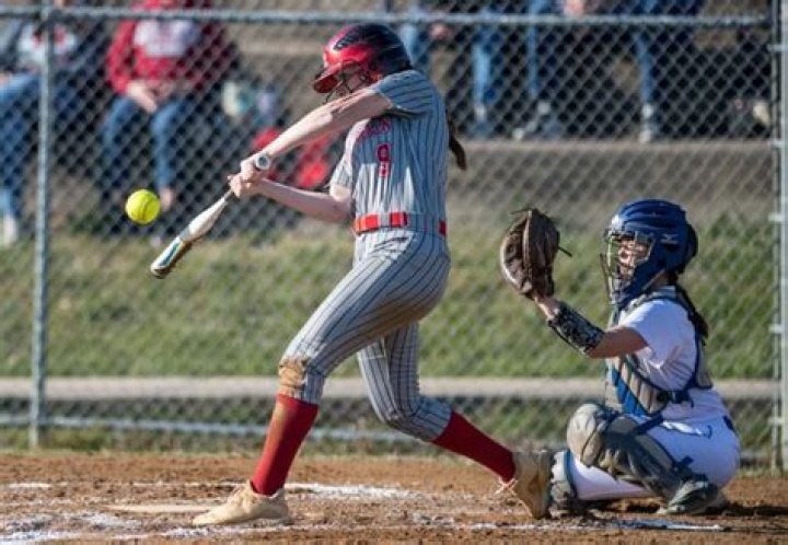 Softball player ‘Lindy Sara Monger Dies in single vehicle crash