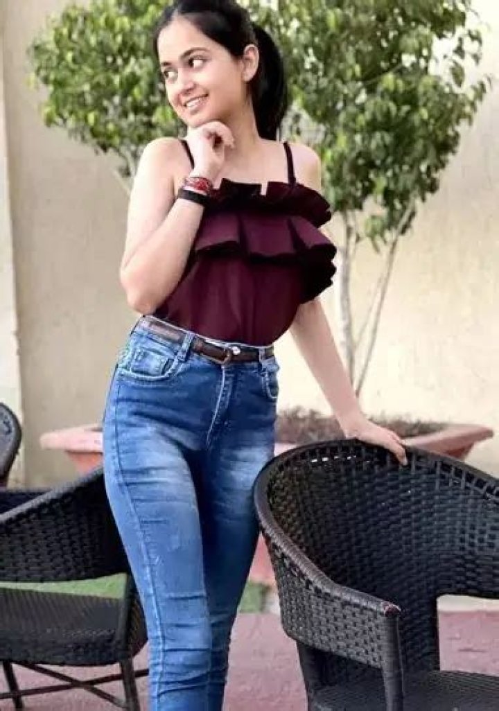 Tanvi Sharma [Jammu Vlogger] Biography, Family, Age, Height & More