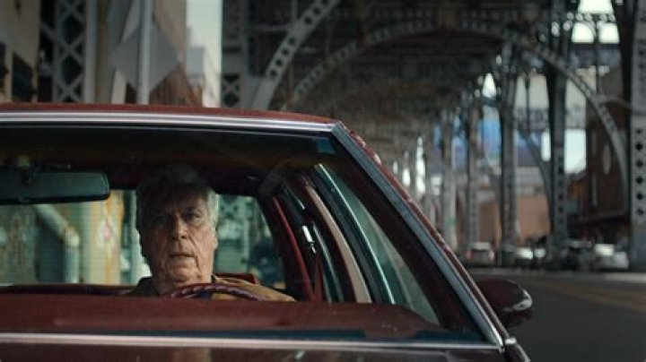 The rise and fall of criminal kingpin who gained fame and notoriety for luxuriating in the limelight intimidates the #1 spot on Netflix