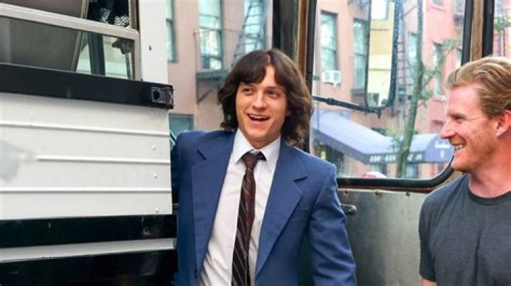 Tom Holland is back on Twitter in time for the debut of the first trailer for his new series ‘The Crowded Room’