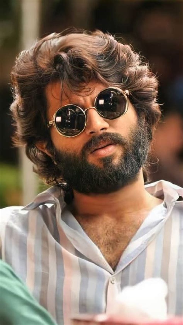 Vijay Devarakonda - Bio, Facts, Family Life of Telugu Actor