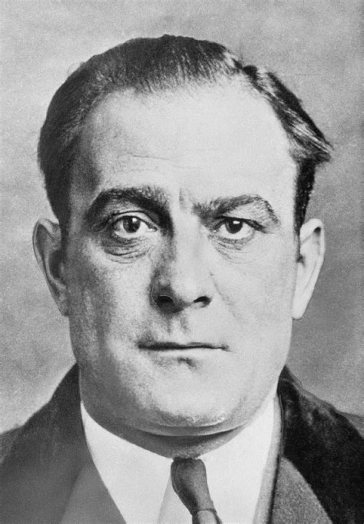 Vito Genovese Biography - Facts, Childhood, Family Life & Achievements